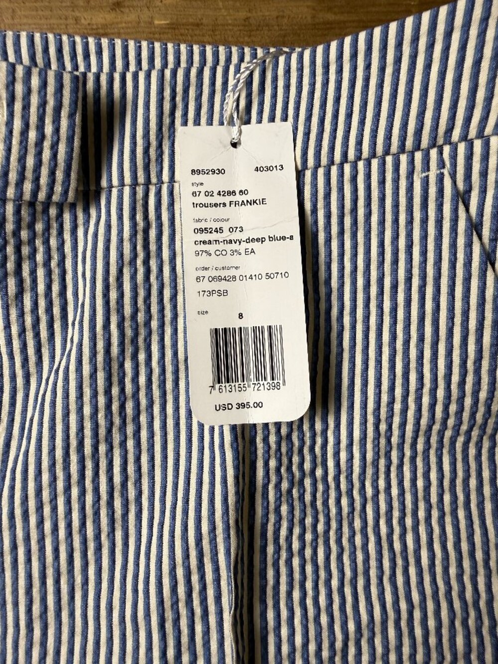 Akris Punto | Size 8 | Frankie Stretch Seersucker Pants in Cream and Navy - Picture 2 of 12